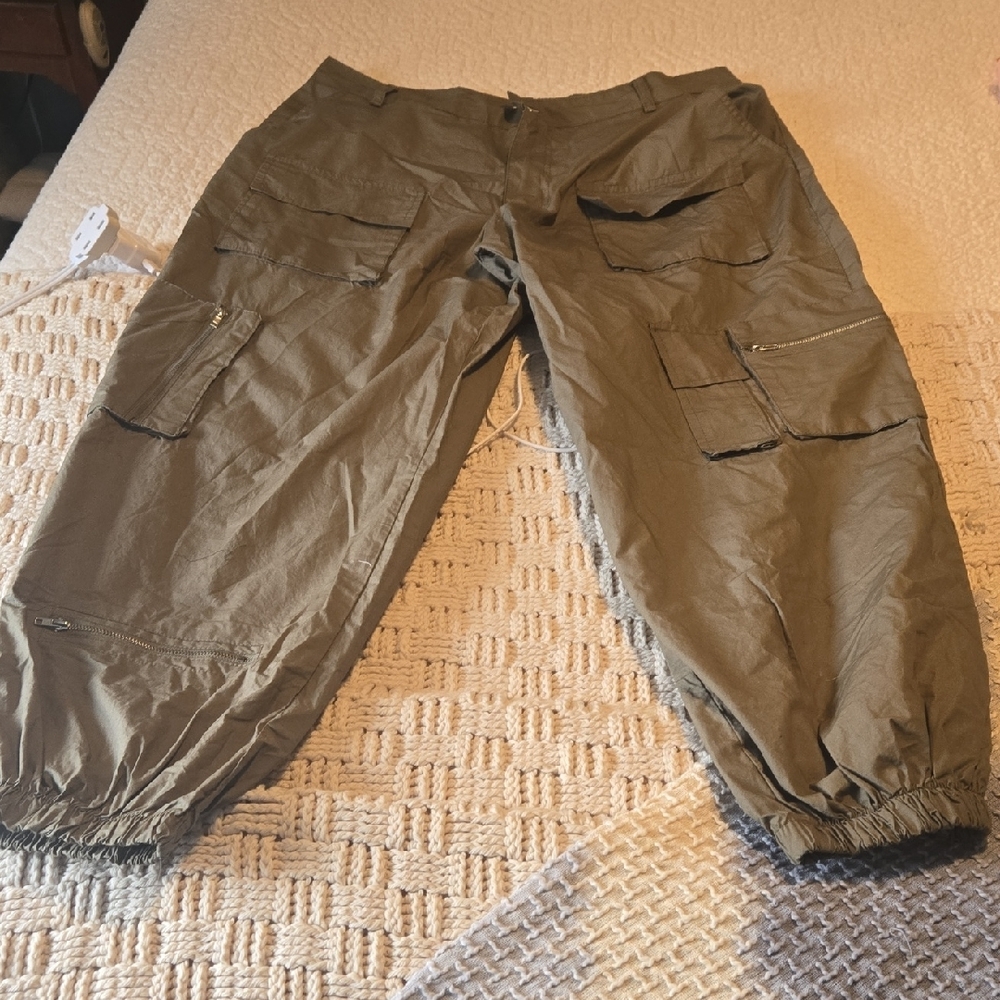 Women's Olive Cargo Joggers - Picture 8 of 9